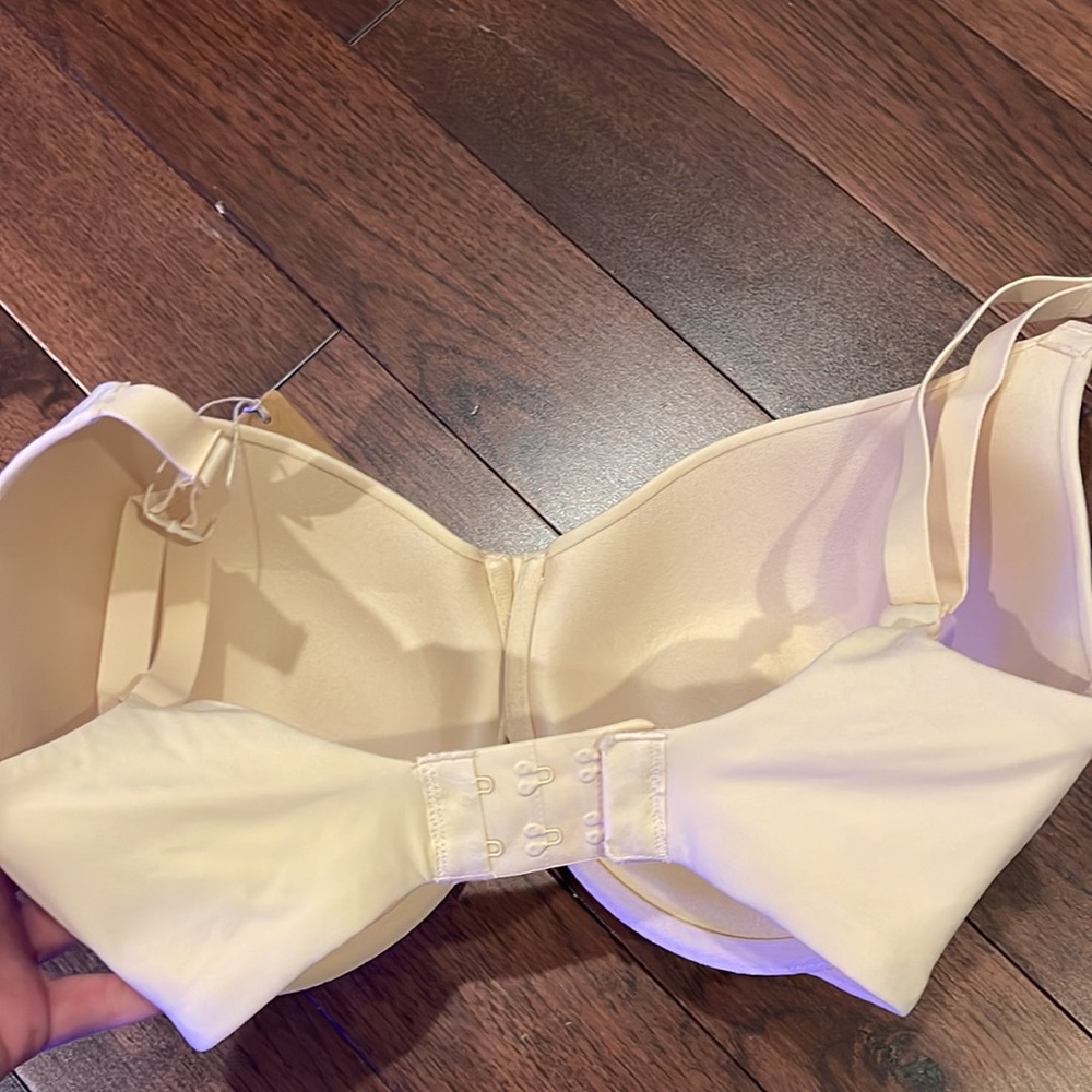 NWT SKIMS Fits Everybody T-Shirt Bra Sz 32DDDD - Picture 4 of 5